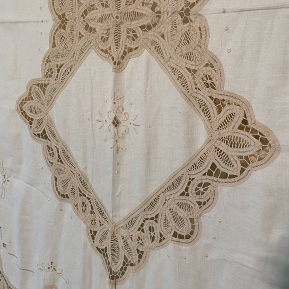 VINTAGE Hand Made Italian Embroidery Linen Cloth - Picture 4 of 6